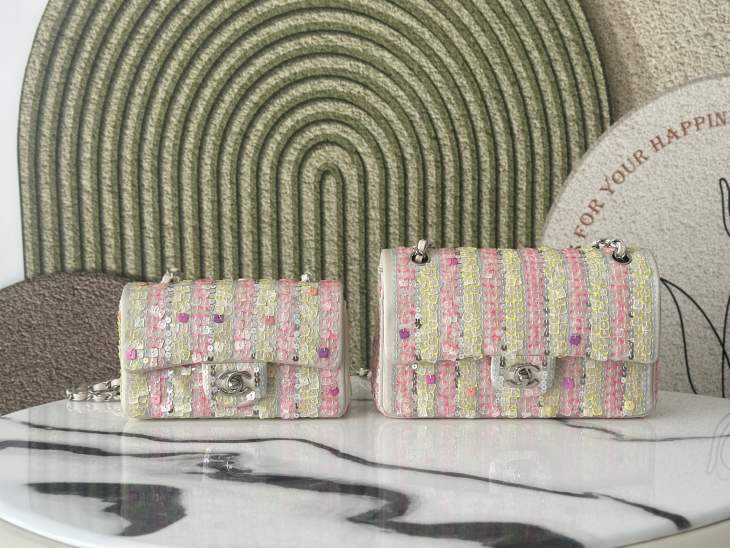Picture of Chanel Handbags _SKUfw239868630fw